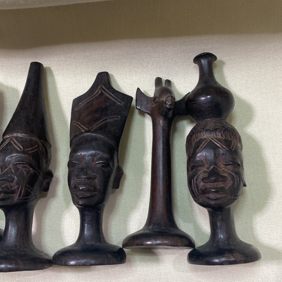 Various Antique Hand-carved African Makonde Chess Pieces (13 pieces total) - Picture 12 of 14